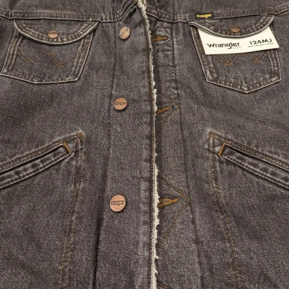 Wrangler Sherpa-Lined Denim Jacket - Picture 7 of 10